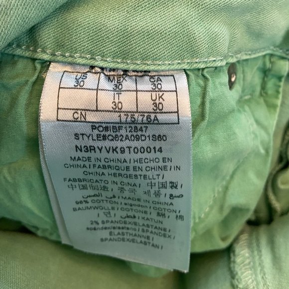 Guess Distressed Jean Shorts - Size 30 - Picture 5 of 7